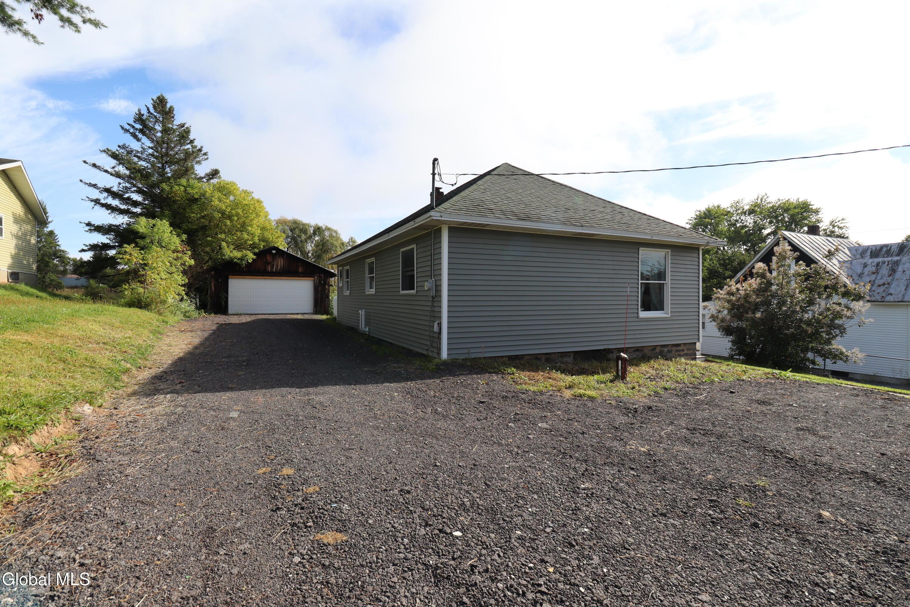 Charleston St, Esperance, NY 12066
