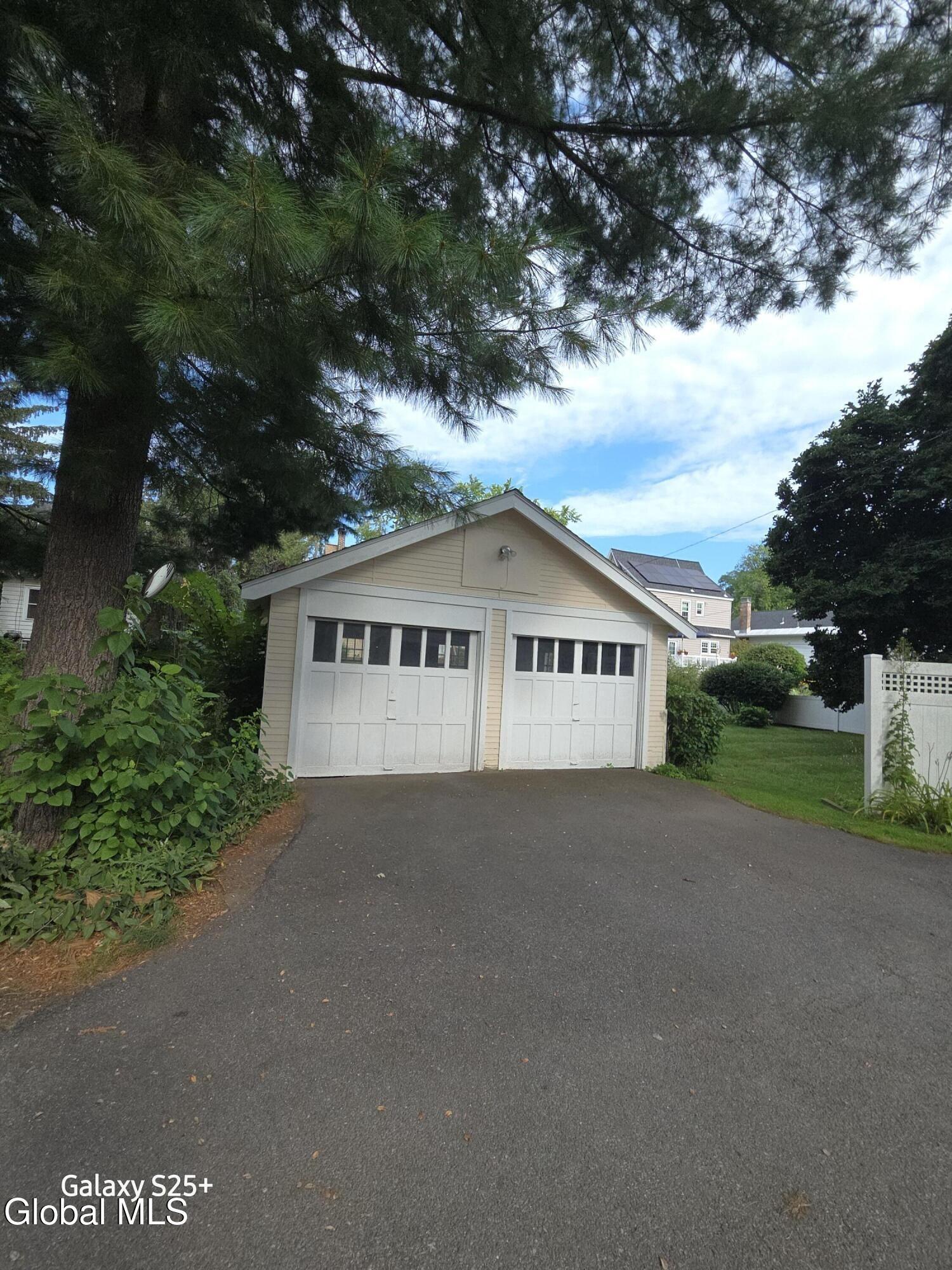 Glenwood St, Albany, NY 12203