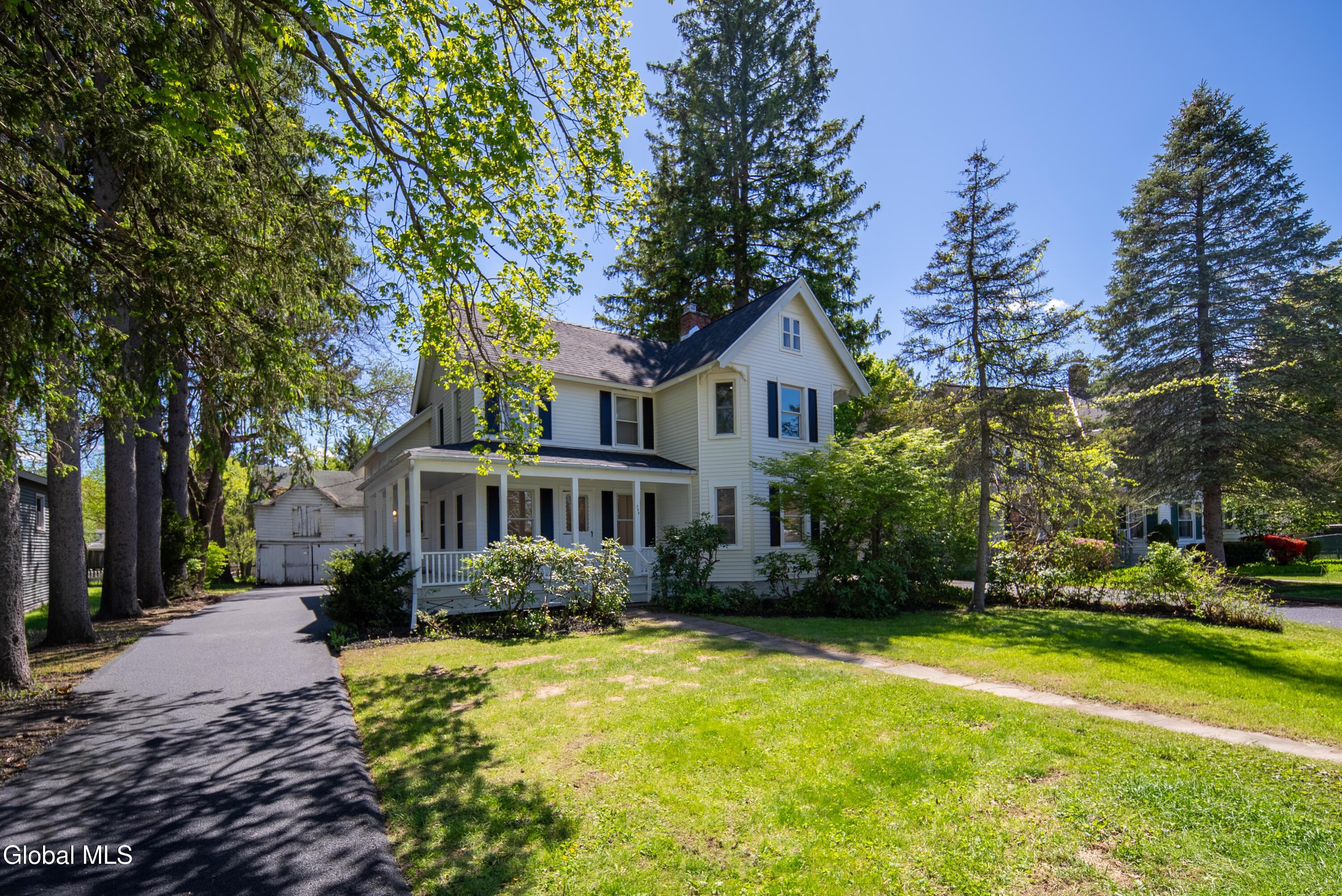 Kenwood Ave, Delmar, NY 12054