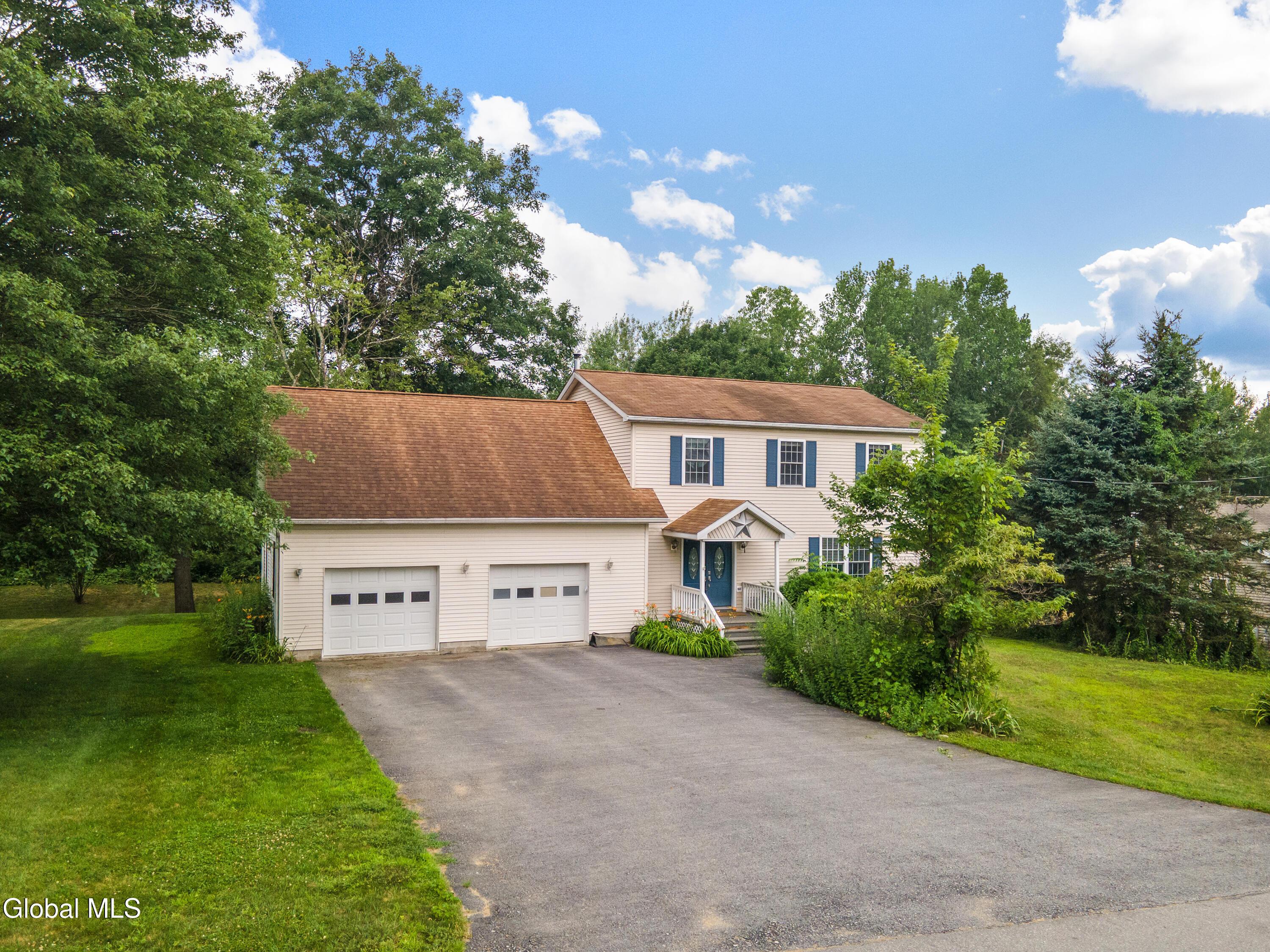 Lemont Ave, Corinth, NY 12822