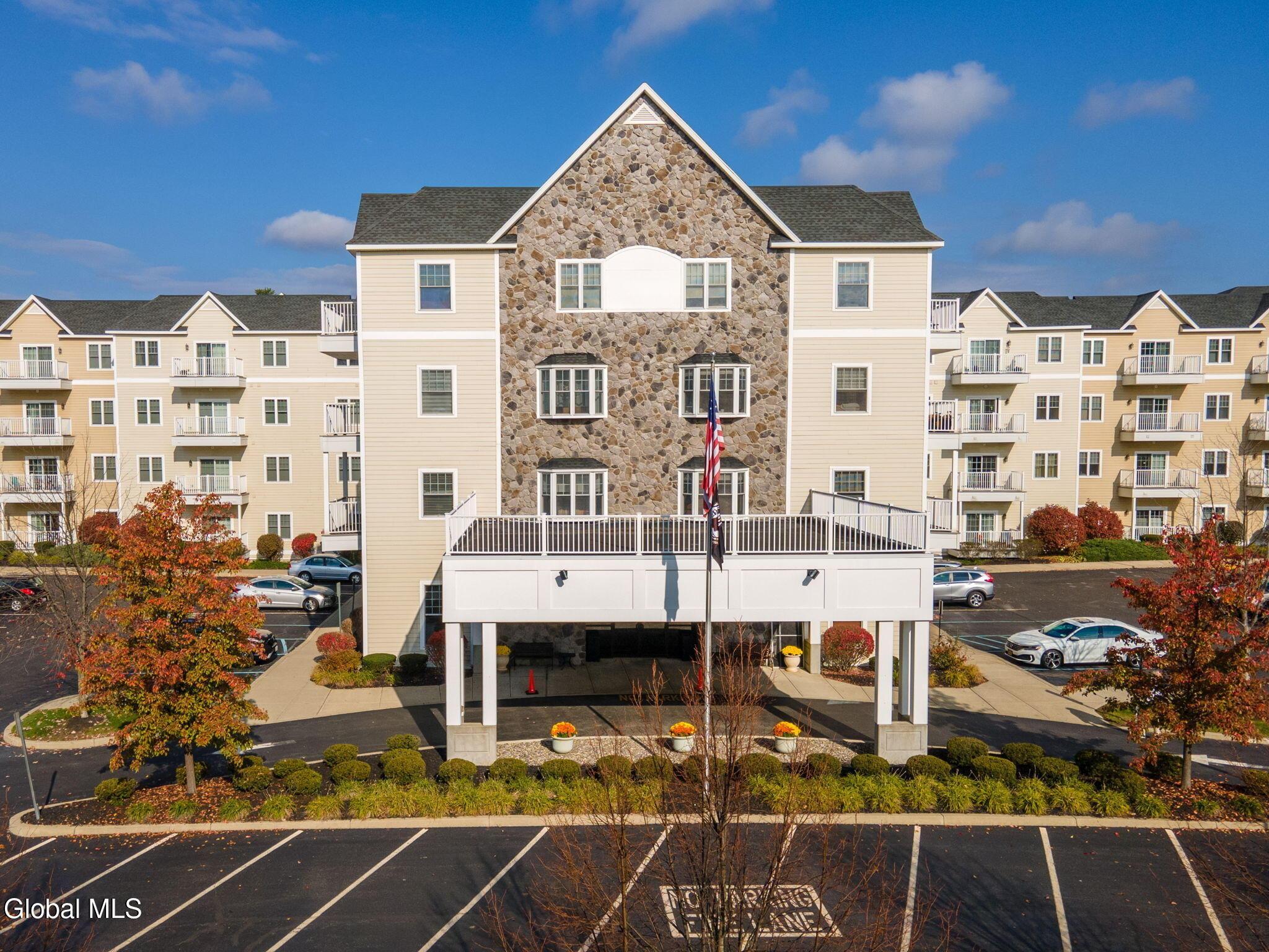 Wall St, Clifton Park, NY 12065