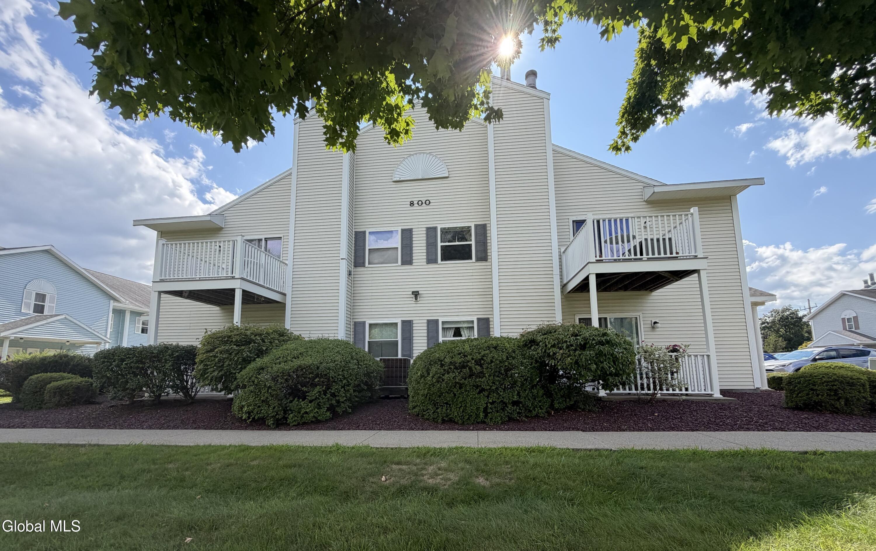Cambridge Manor Dr, Schenectady, NY 12302