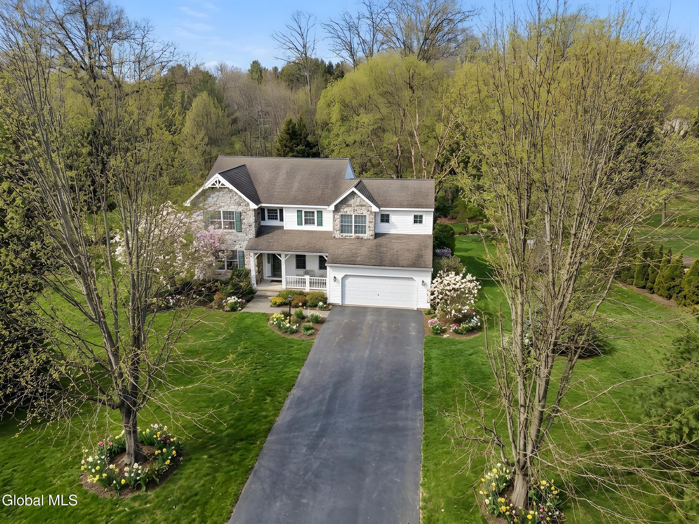 Patriot Cir, Clifton Park, NY 12065