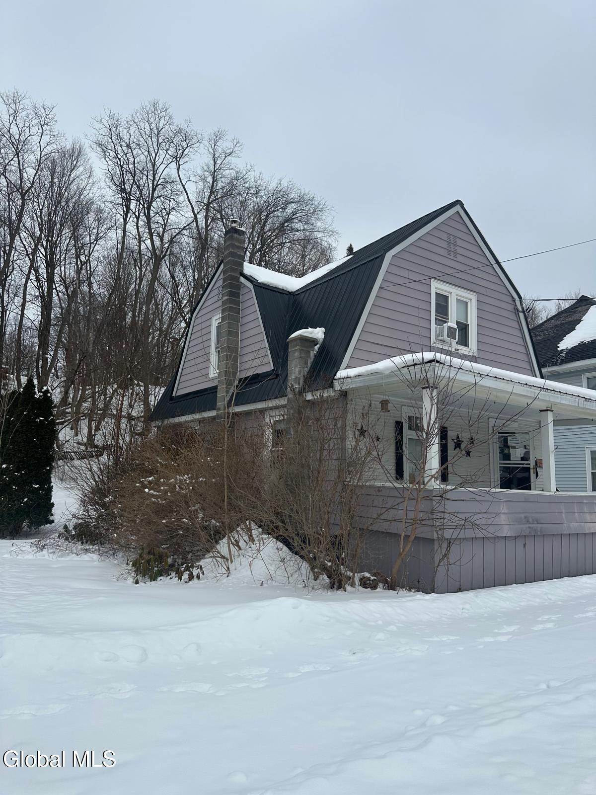 Howard Ave, Malone, NY 12953