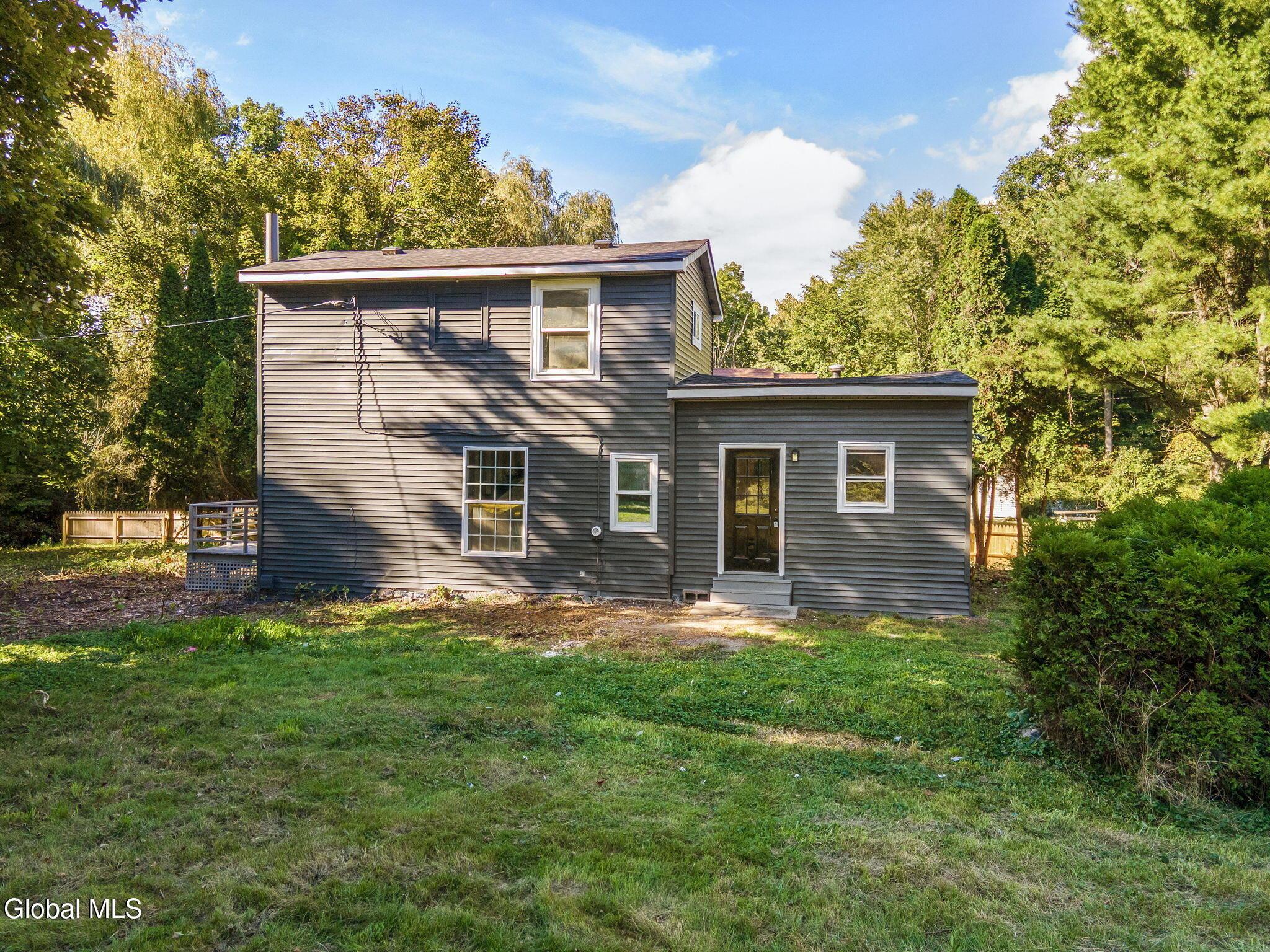 Williams St, Wynantskill, NY 12198