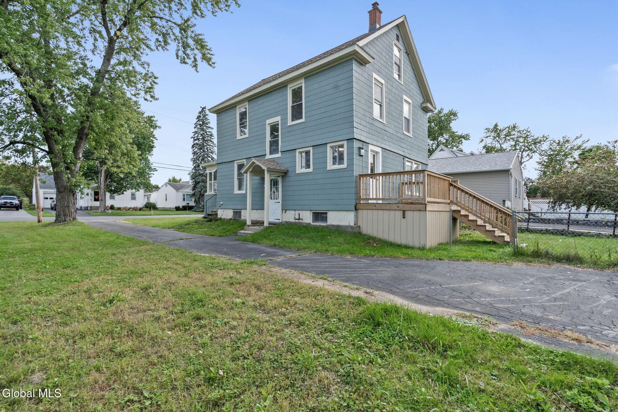 Bruen Ct, Rensselaer, NY 12144