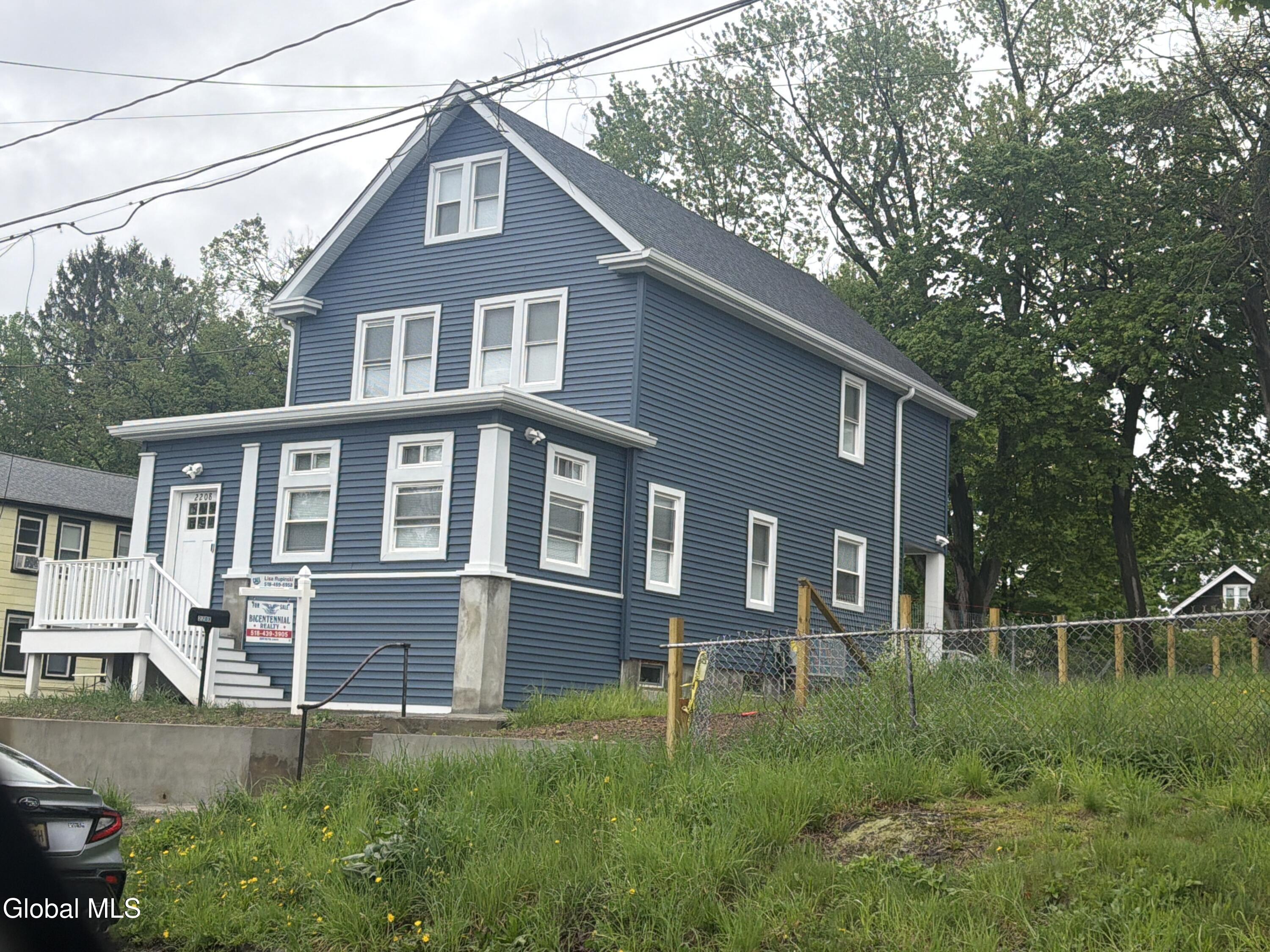 12th St, Troy, NY 12180