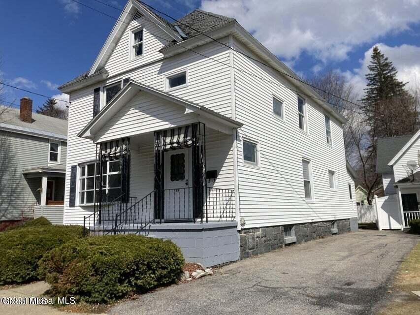 Lexington Ave, Gloversville, NY 12078