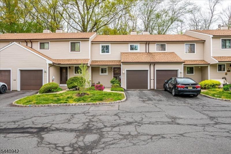Tulip Ct, Edison, NJ 08820