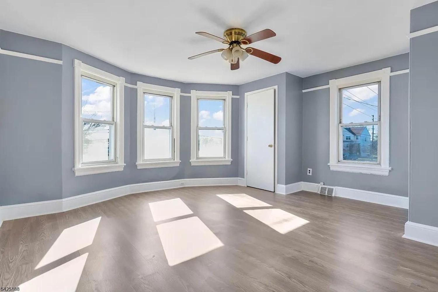 Bordentown Rd, Burlington, NJ 08016