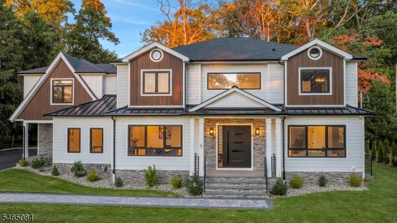 Foxcroft Dr, Livingston, NJ 07039