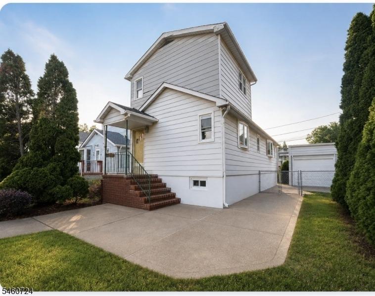Silzer Ave, Iselin, NJ 08830