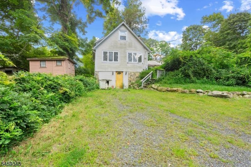 Pershing Ave, Lake Hopatcong, NJ 07849