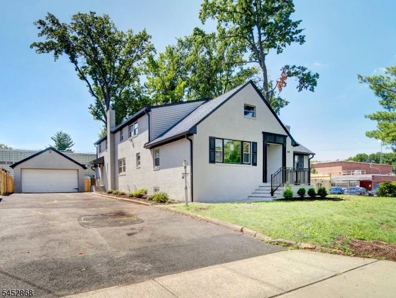 W Lincoln Ave, Roselle Park, NJ 07204