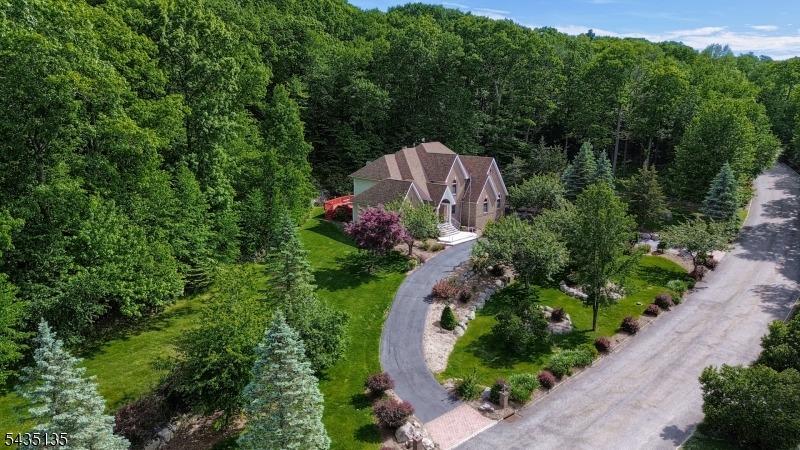Stonehedge Dr, Stockholm, NJ 07460