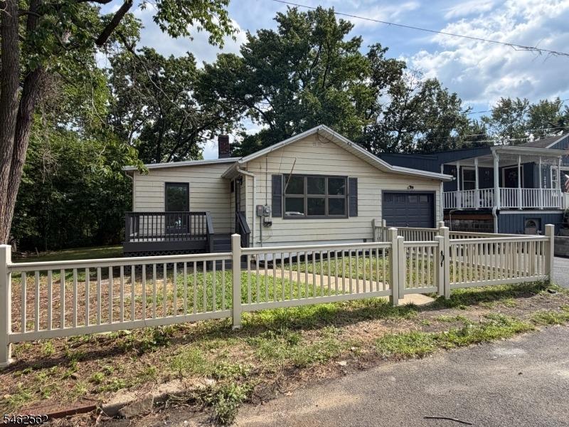 Outlook Blvd, Keyport, NJ 07735