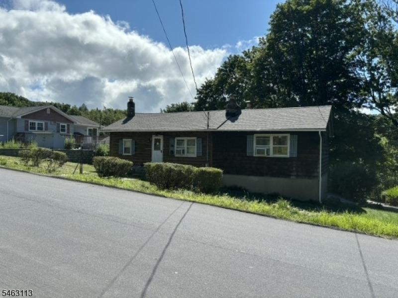 Hillside Ave, Stockholm, NJ 07460