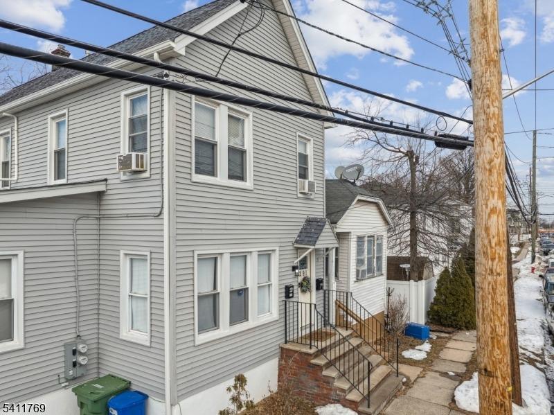 E 12th Ave, Roselle, NJ 07203