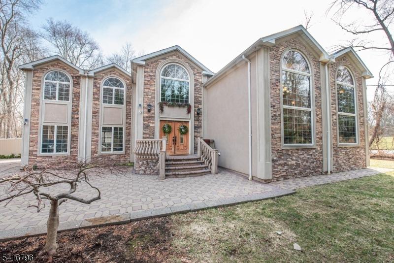 Waughaw Rd, Towaco, NJ 07082