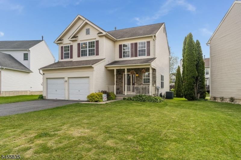 Brian Cir, Stewartsville, NJ 08886