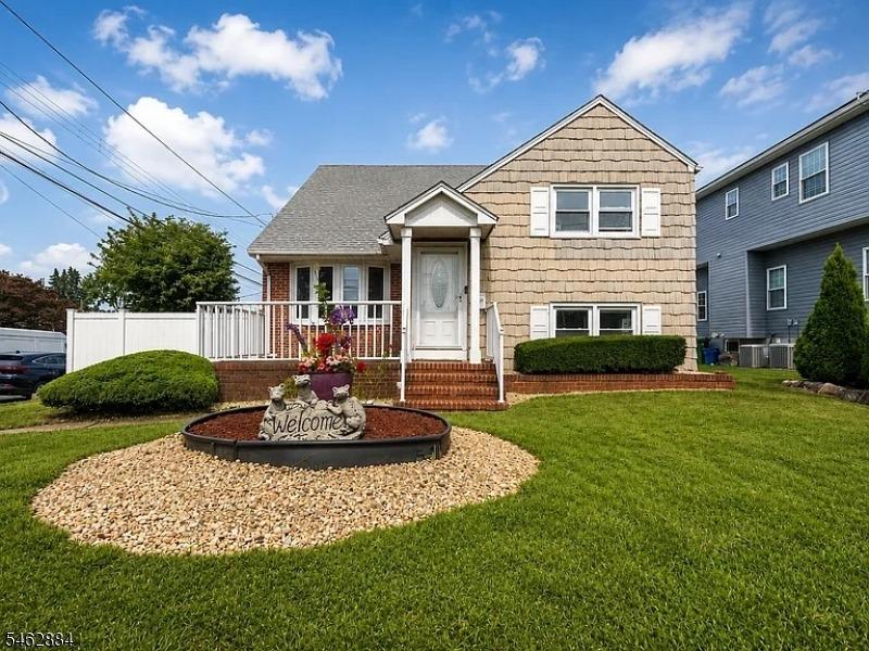 Raritan Rd, Linden, NJ 07036