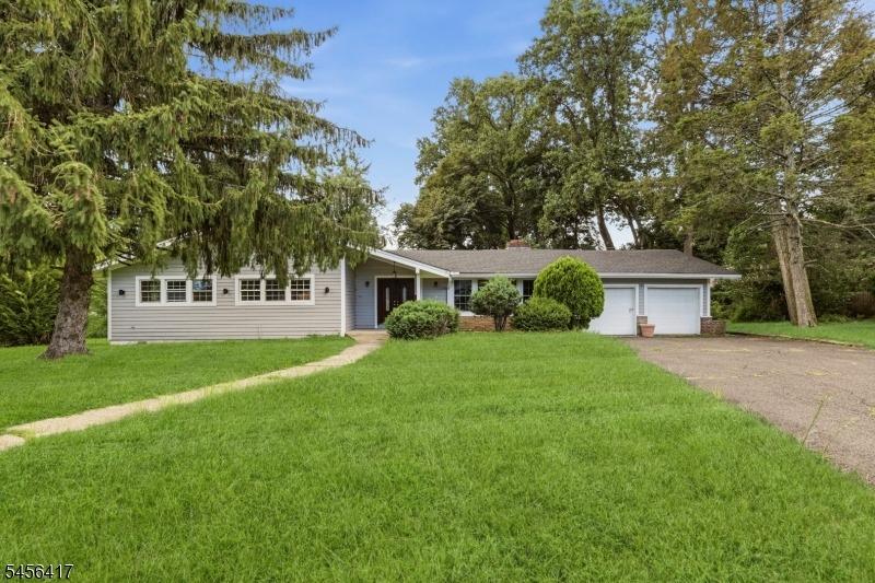 Seven Oaks Ct, Orange, NJ 07050