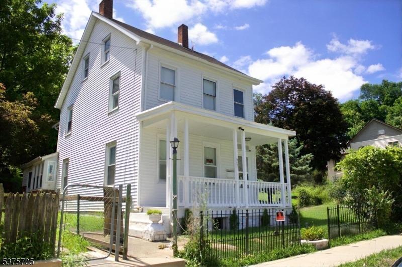 Warren St, Phillipsburg, NJ 08865