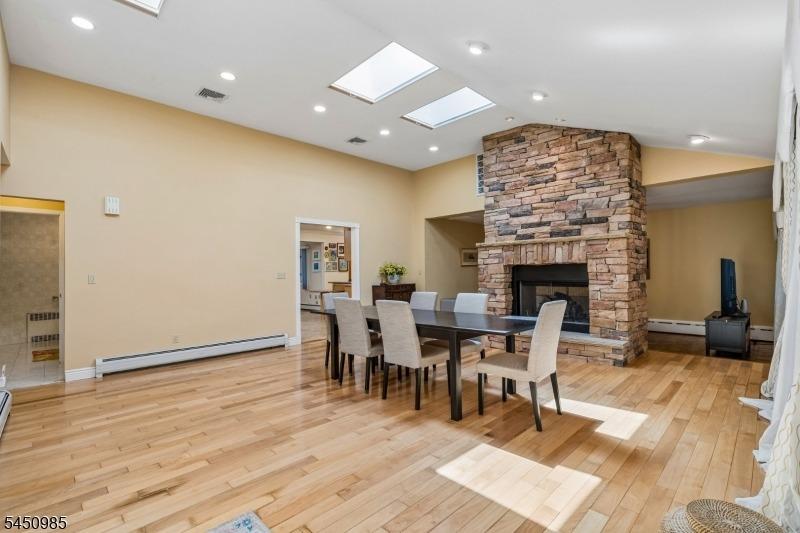 Laauwe Ave, Wayne, NJ 07470
