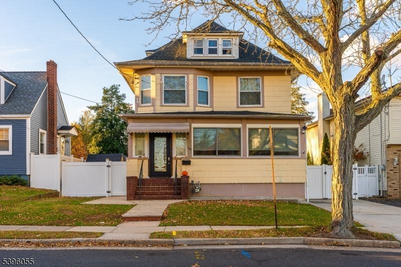 W Gibbons St, Linden, NJ 07036