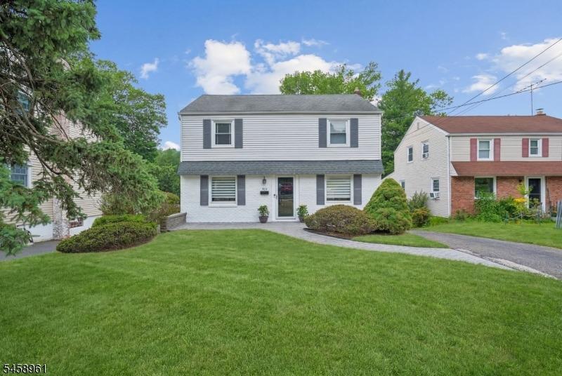 Saint Cloud Ave, West Orange, NJ 07052