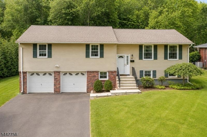 Hilltop Ave, Berkeley Heights, NJ 07922