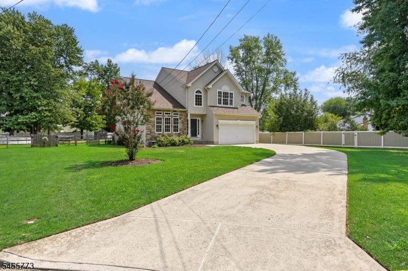 Charles Ave, Blackwood, NJ 08012