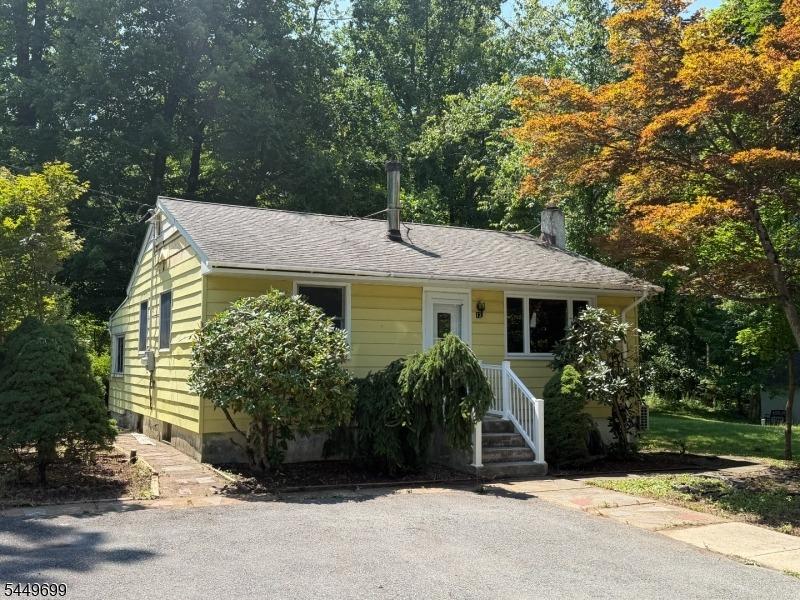 Millburn Rd, Lake Hopatcong, NJ 07849