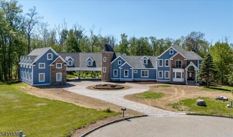 Spring Hunter Ct, Andover, NJ 07821