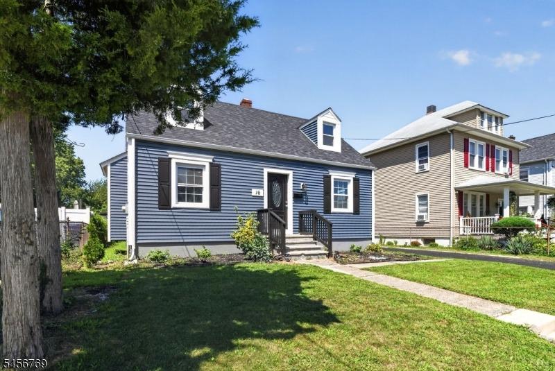 Oakwood Pl, North Brunswick, NJ 08902