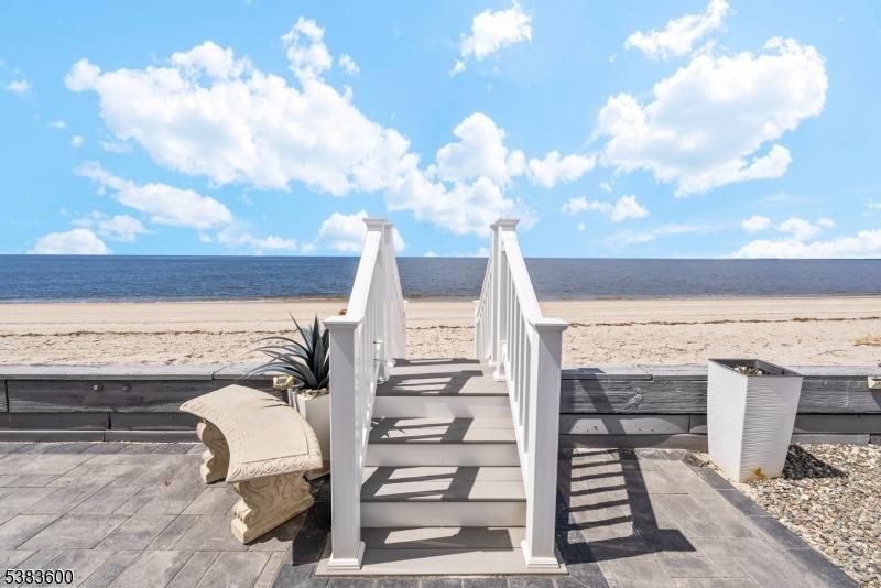N Beach Ave, Cape May Court House, NJ 08210