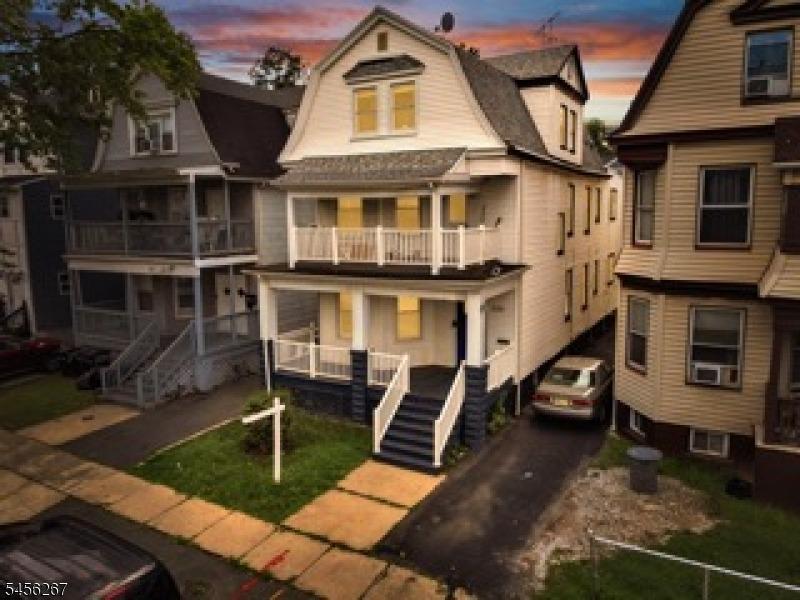 S Clinton St, East Orange, NJ 07018