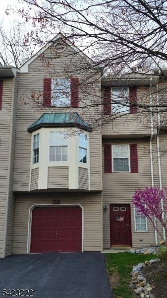 Pinehurst Dr, Washington, NJ 07882