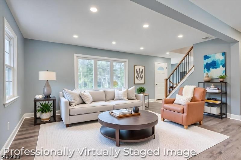 W 3rd Ave, Roselle, NJ 07203