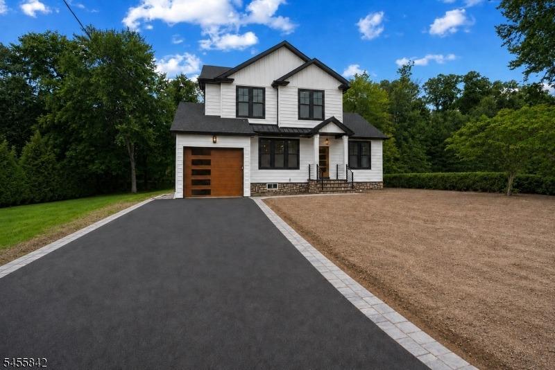 Lefke Ln, Whippany, NJ 07981