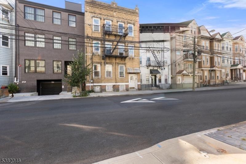 Hopkins Ave, Jersey City, NJ 07306