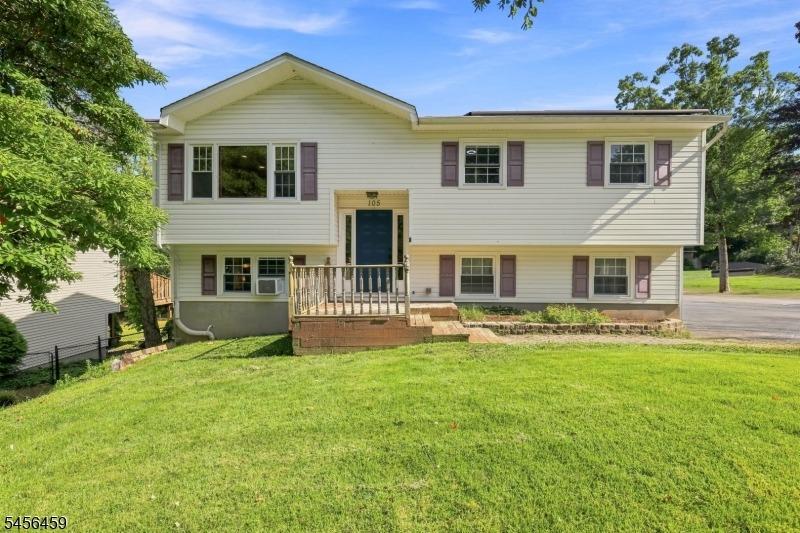 Leland Trl, Hopatcong, NJ 07843