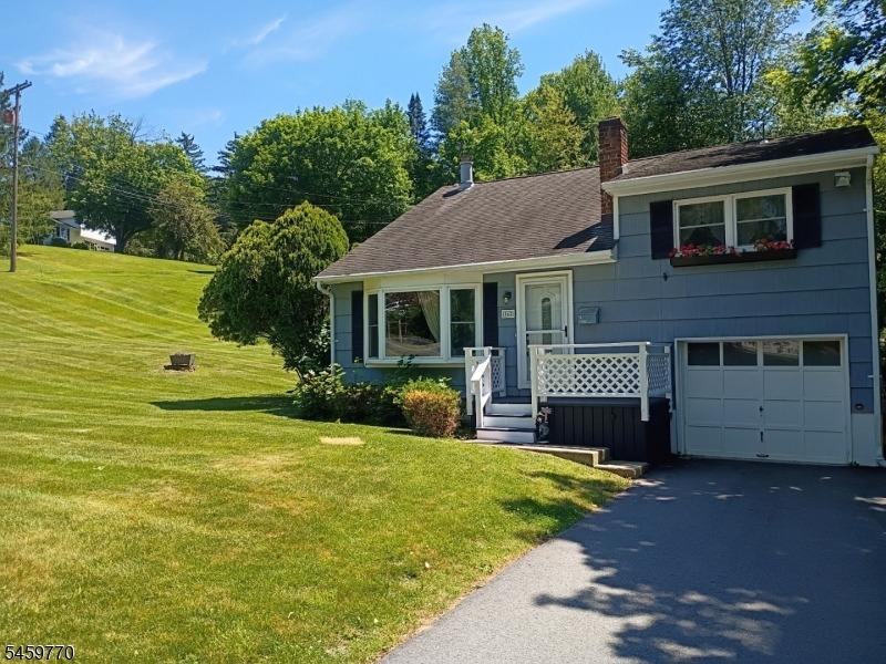 Adams Dr, Ogdensburg, NJ 07439