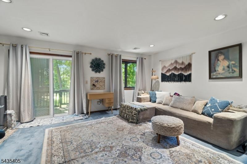 Postate Route Royal Dr, Vernon, NJ 07462