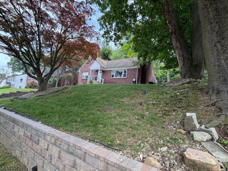 Sussex Ave, Morristown, NJ 07960