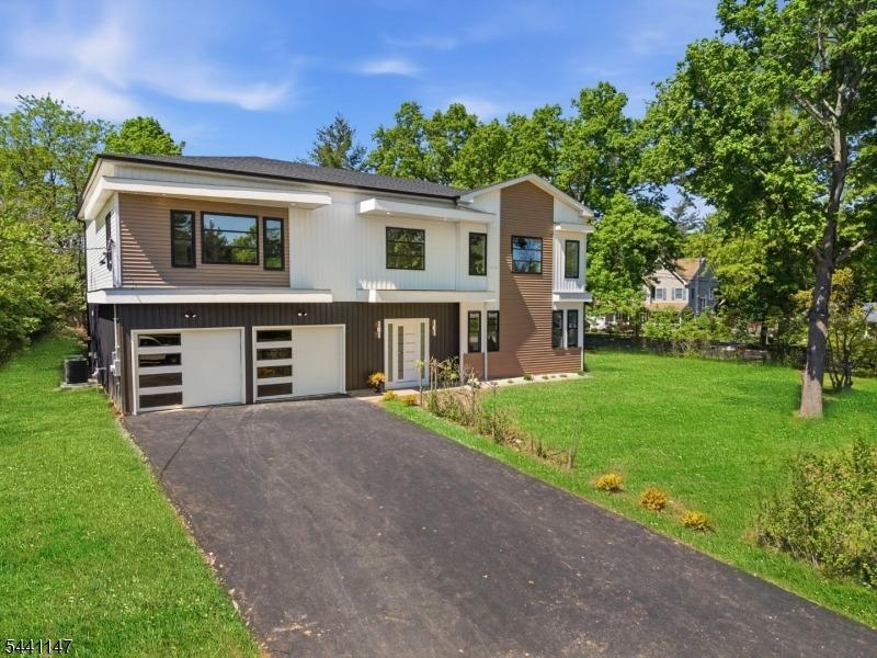 Tyne Ct, Kendall Park, NJ 08824