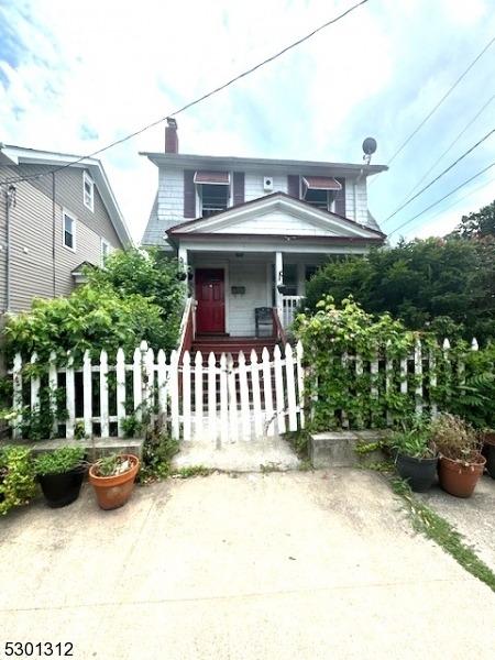 Lyons Ave, Irvington, NJ 07111
