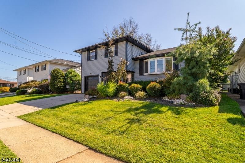 Sumutka Ct, Carteret, NJ 07008