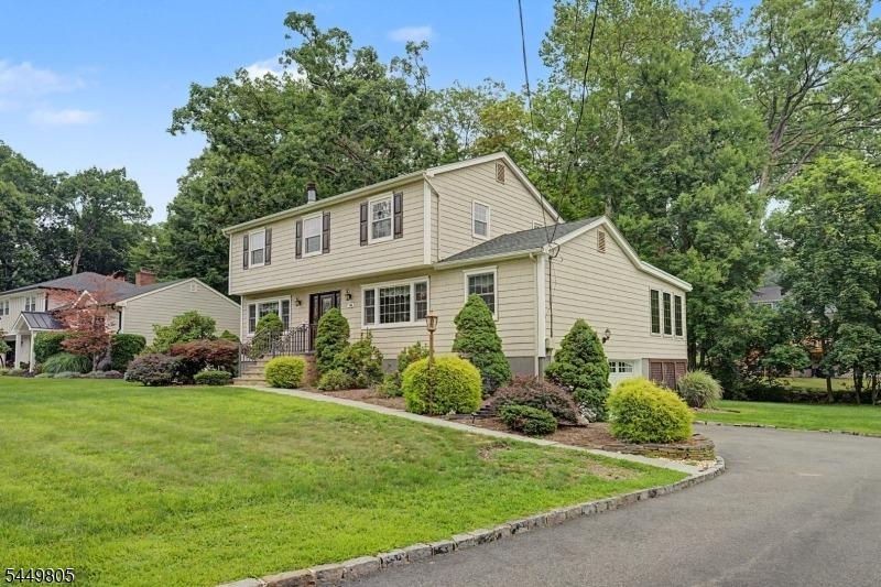 Cavell Pl, West Caldwell, NJ 07006