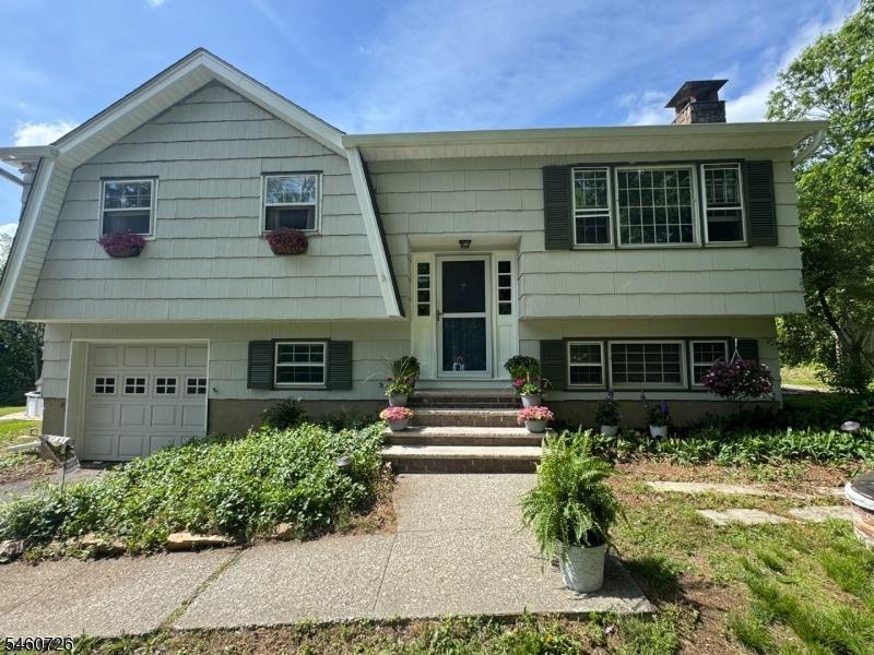 Mary Ann Rd, Oak Ridge, NJ 07438